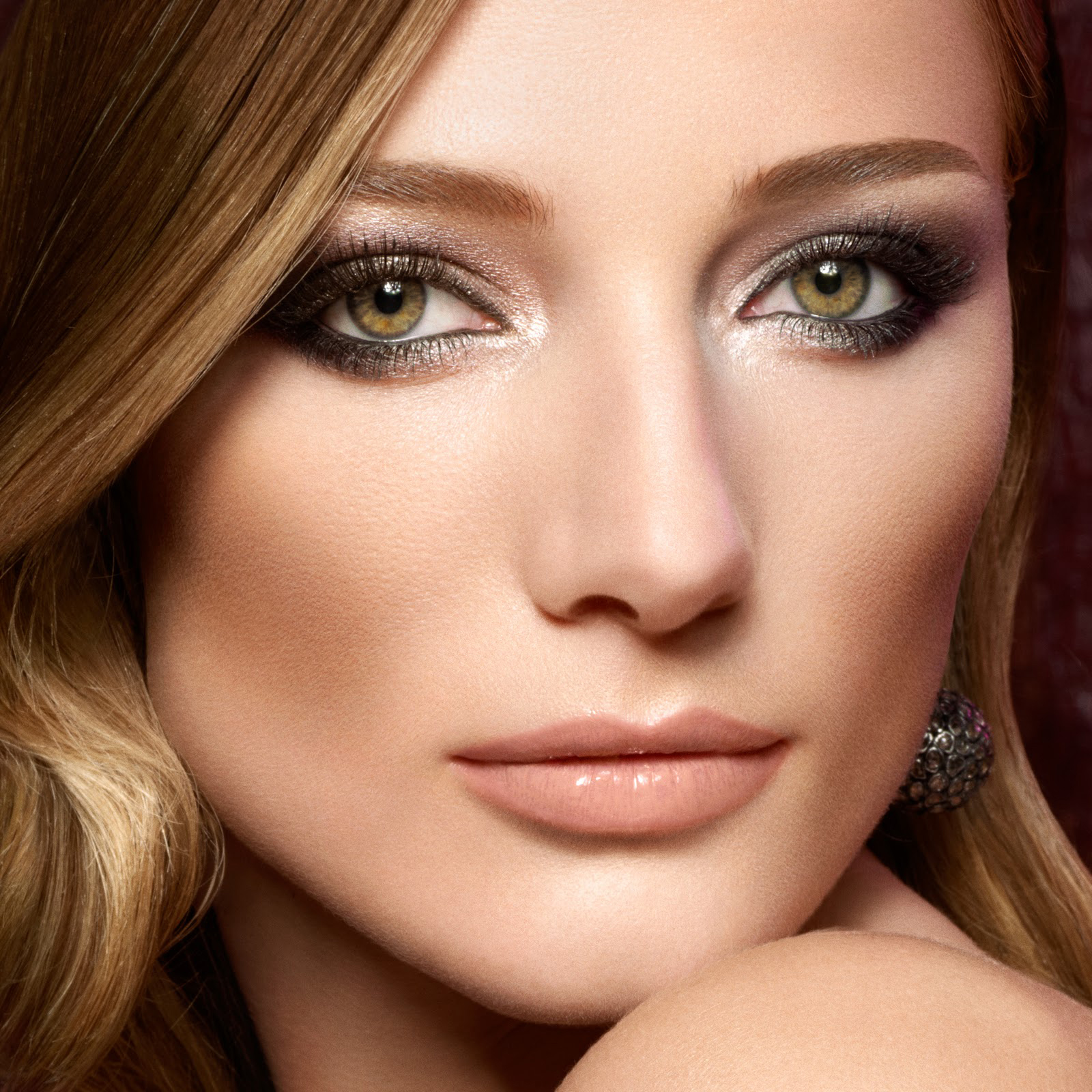 stunning makeup tips for colored eyes
